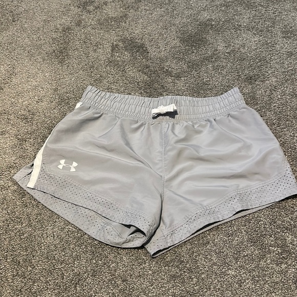 underarmour girls shorts youth XL. - Picture 1 of 2